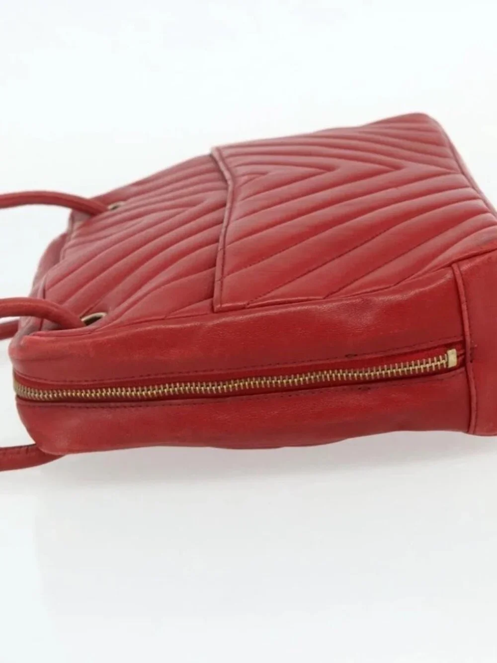 CHANEL V Stitch Shoulder Bag Lamb Skin Gold Red CC Auth mr2345